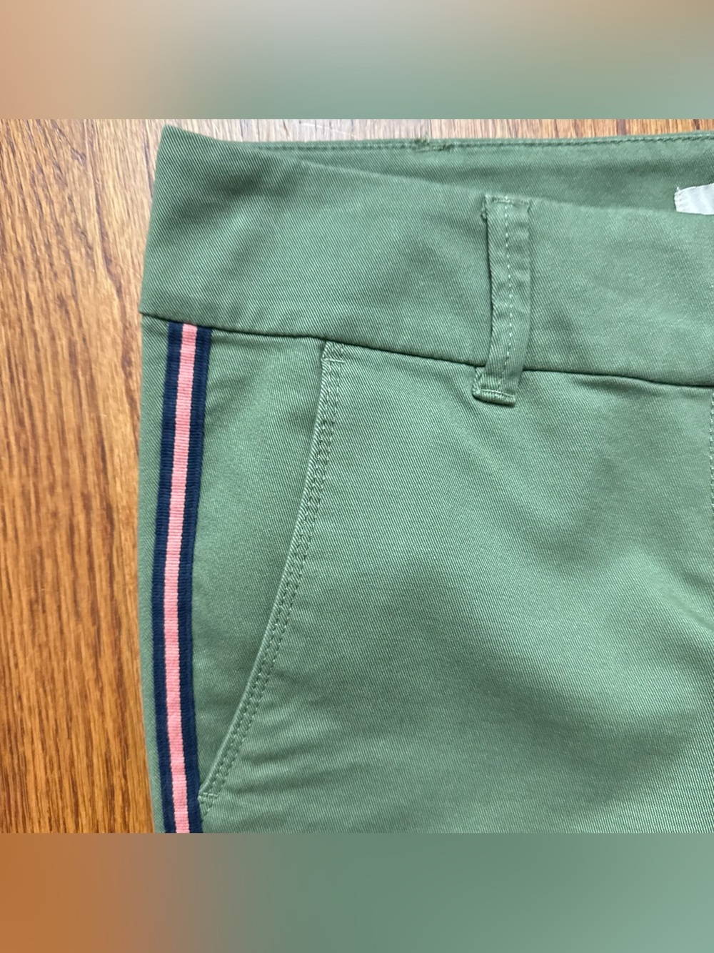 LOFT Modern Chino Crop pants in Olive Green with Side Stripes size 0 - Picture 3 of 12